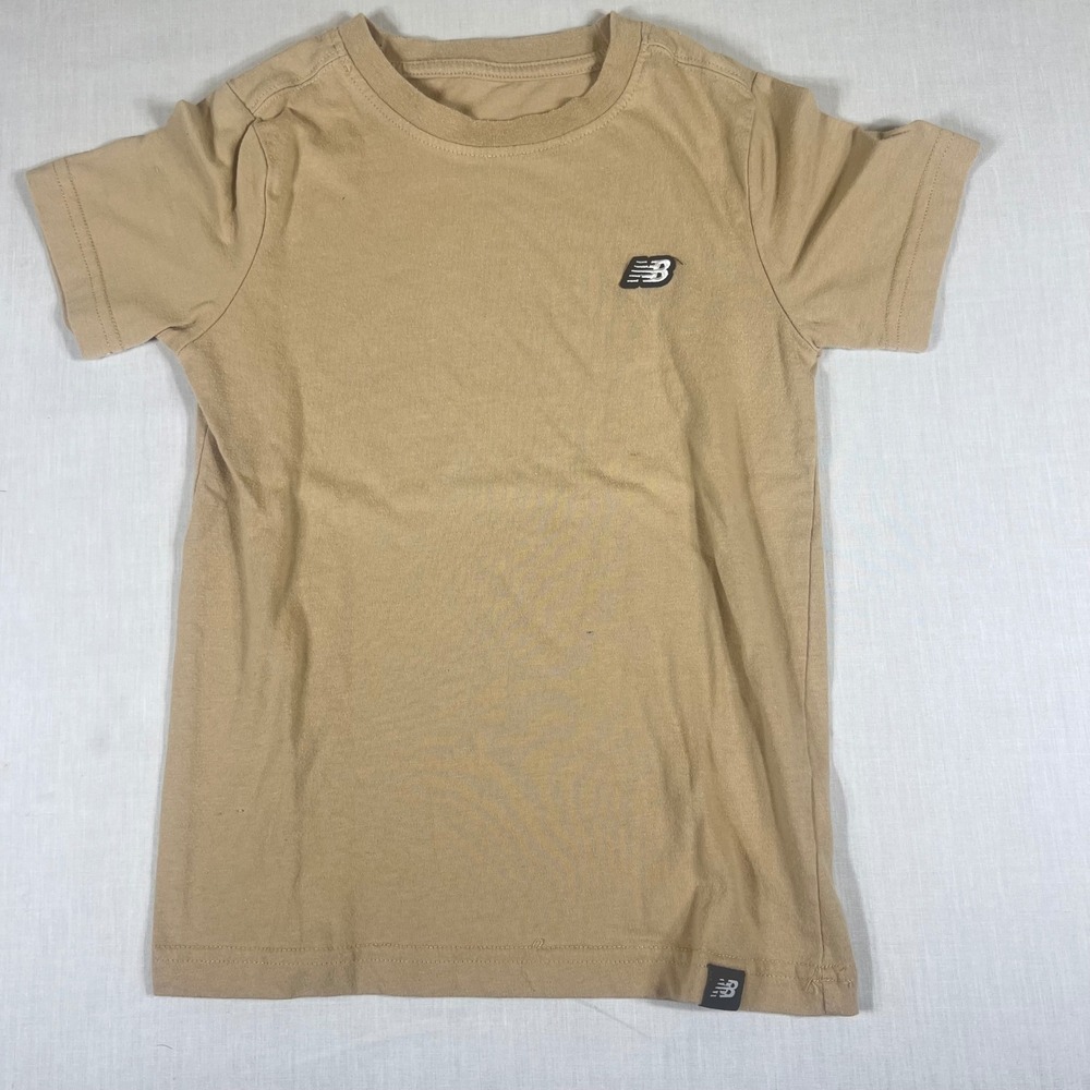 New Balance Boys Tan Khaki Short Sleeve Logo T-Shirt Size S 8 Crew Neck Tee